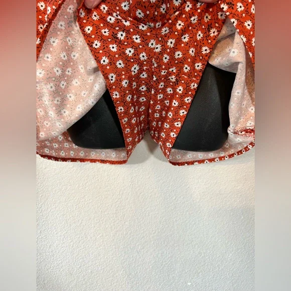 Urban Outfitters Floral Romper XS - Picture 10 of 13